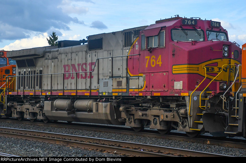 BNSF 764